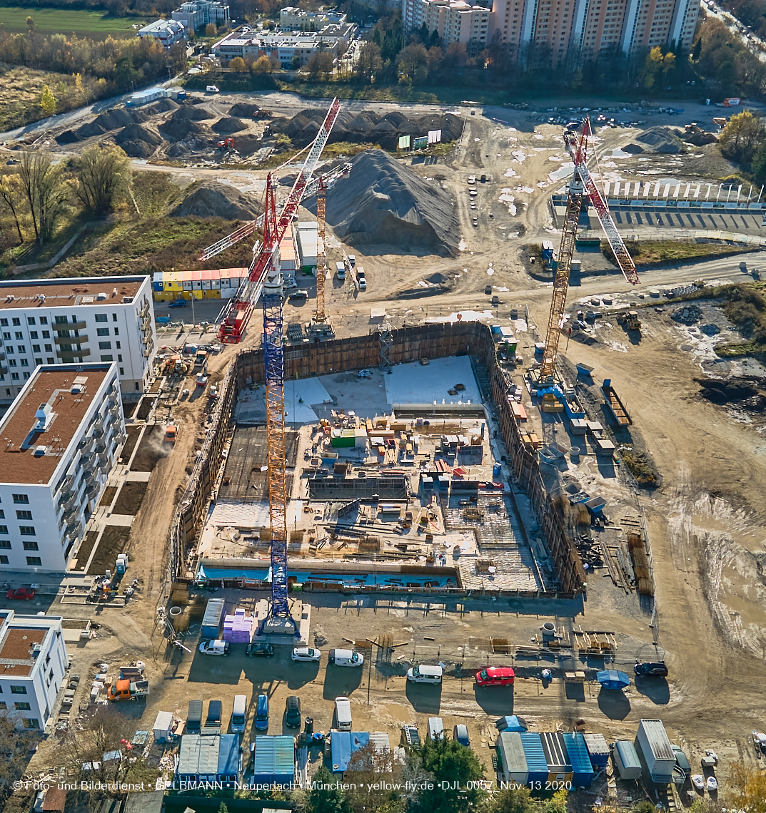 13.11.2020 - Piederstorfer Gelände und Alexisqaurtier am Karl-Marx-Ring in Neuperlach